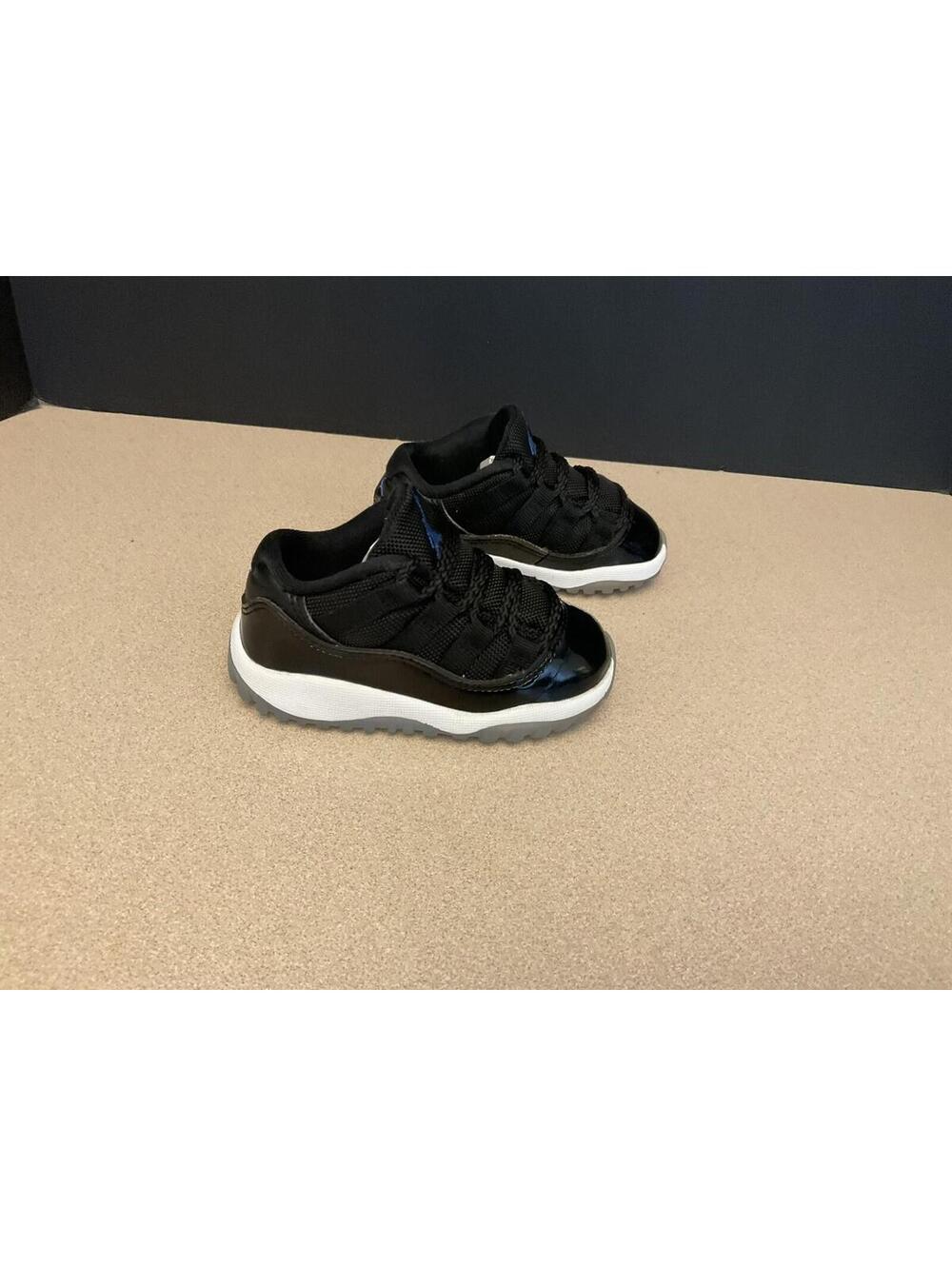 Toddler Nike Air Jordan 11 Retro Low 'Space Jam'  Athletic Shoes. Size 6C. Nice!